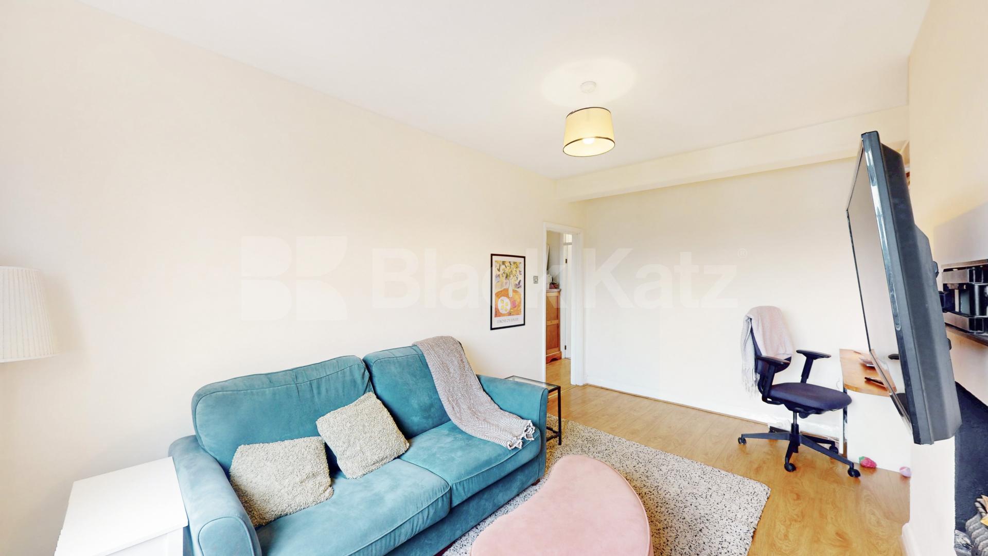 Modern Apartment Hanover Court, Uxbridge Road, Shepherds Bush